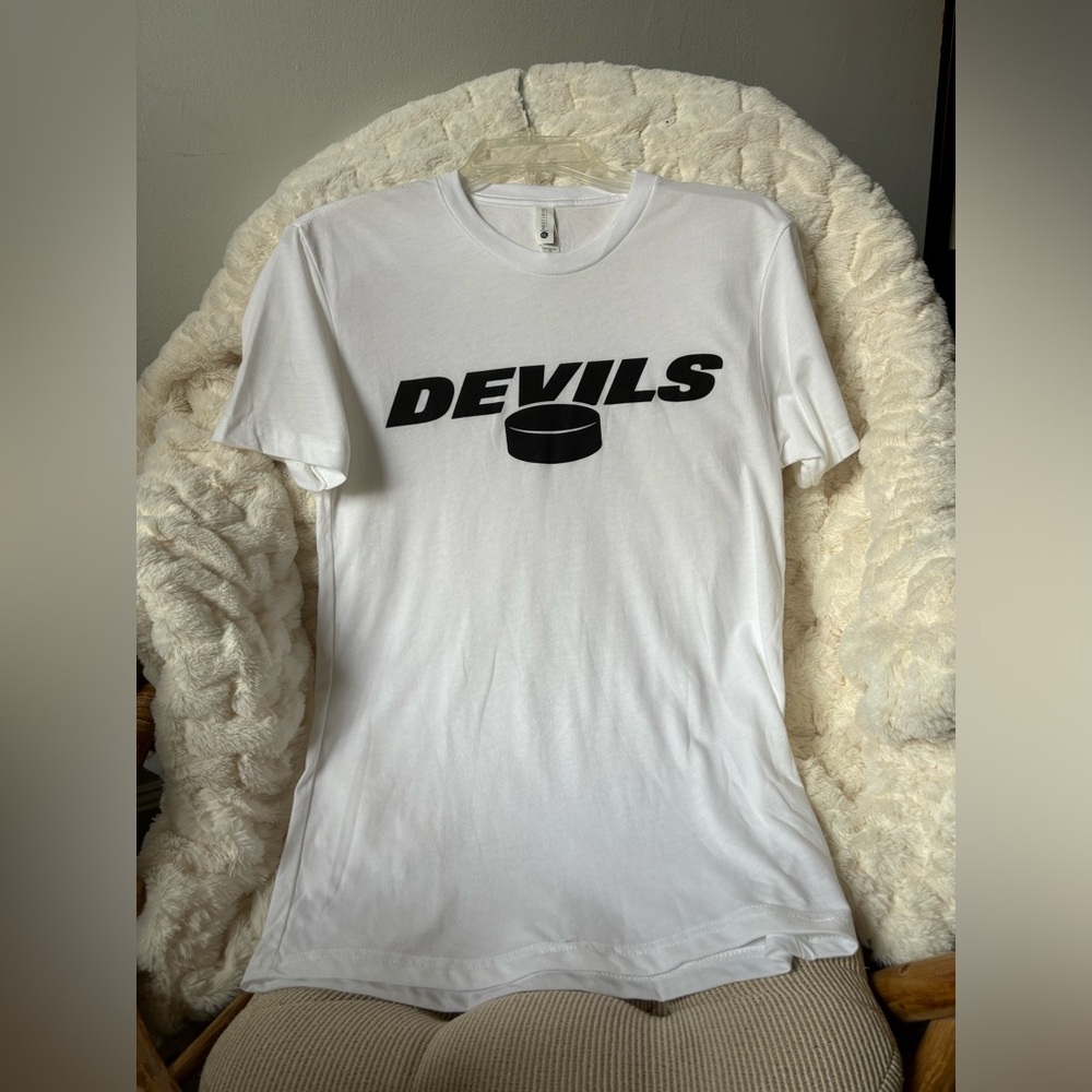 New Jersey Devils Hockey T Shirt
Super soft material